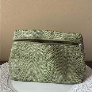 Elegant Green Textured Women's Bag Clinique NWOT